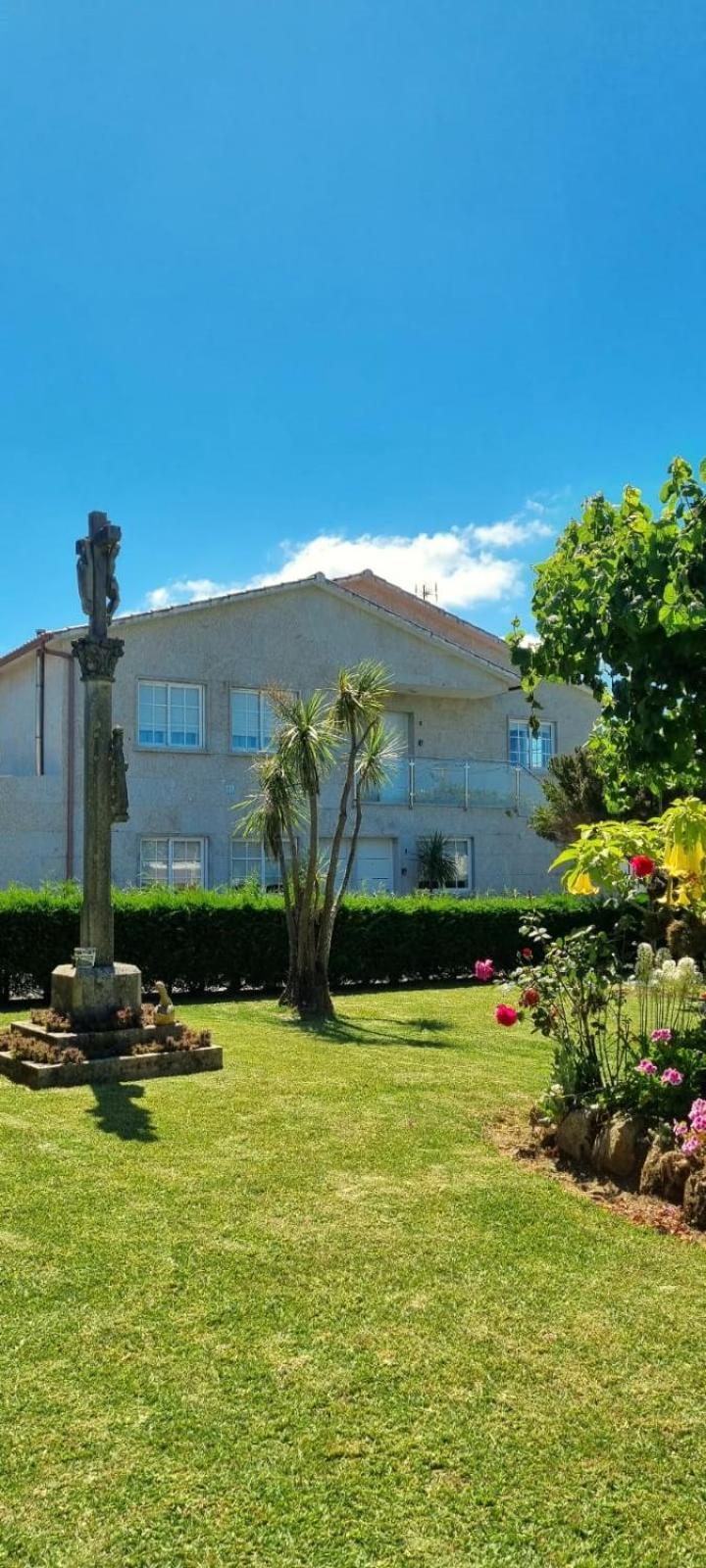 Apartamentos Turisticos Casa Sandra Sanxenxo Exterior foto